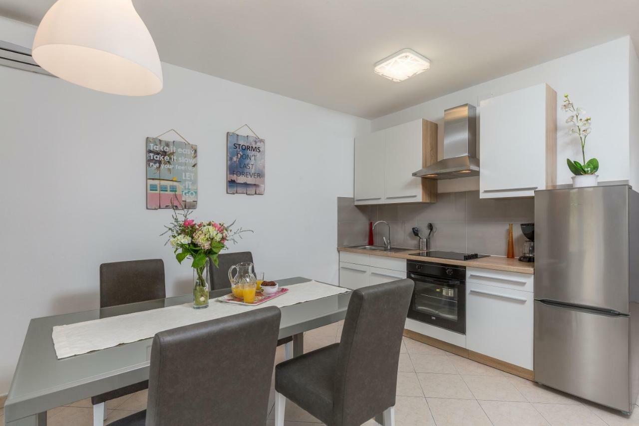 Apartman Tara&Iva Врсар Экстерьер фото